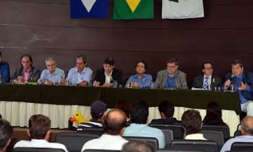 Manifestações de partidos pró-impeachment ganham forma na AL