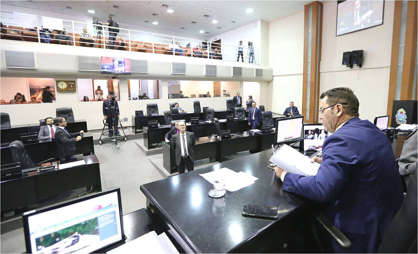 Mesa Diretora suspende atividades da ALMT por 18 dias