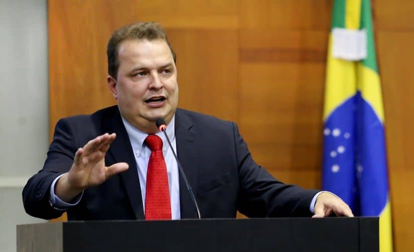 Max Russi quer suspensão da cobrança do pedágio em MT devido às más condições de segurança das rodovias