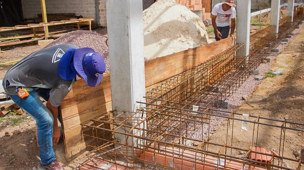 Mesmo com desafios da pandemia e alta de insumos, construção civil projeta crescimento em 2021