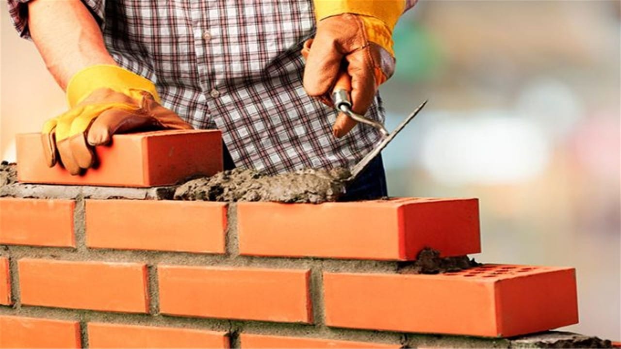 Trabalhadores da construção civil recebem reajuste salarial de 8%