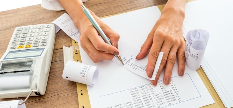 Famílias cuiabanas controlam dívidas e inadimplência cai em julho