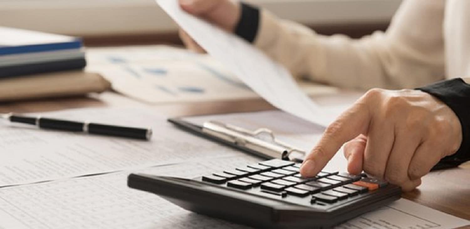 Número de cuiabanos endividados cai em outubro, aponta Fecomércio