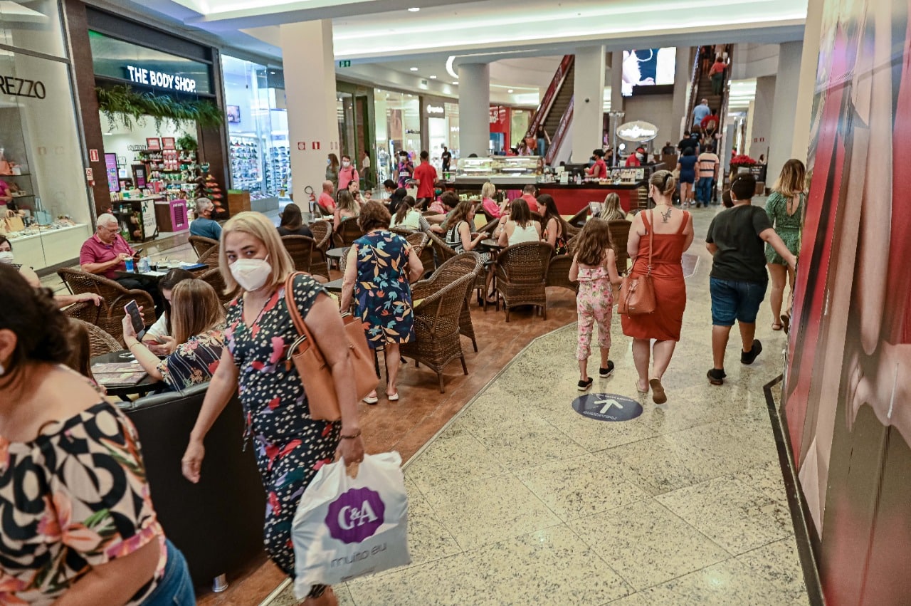 Mesmo com redução sobre consumo, cuiabanos gastaram mais em relação a 2020