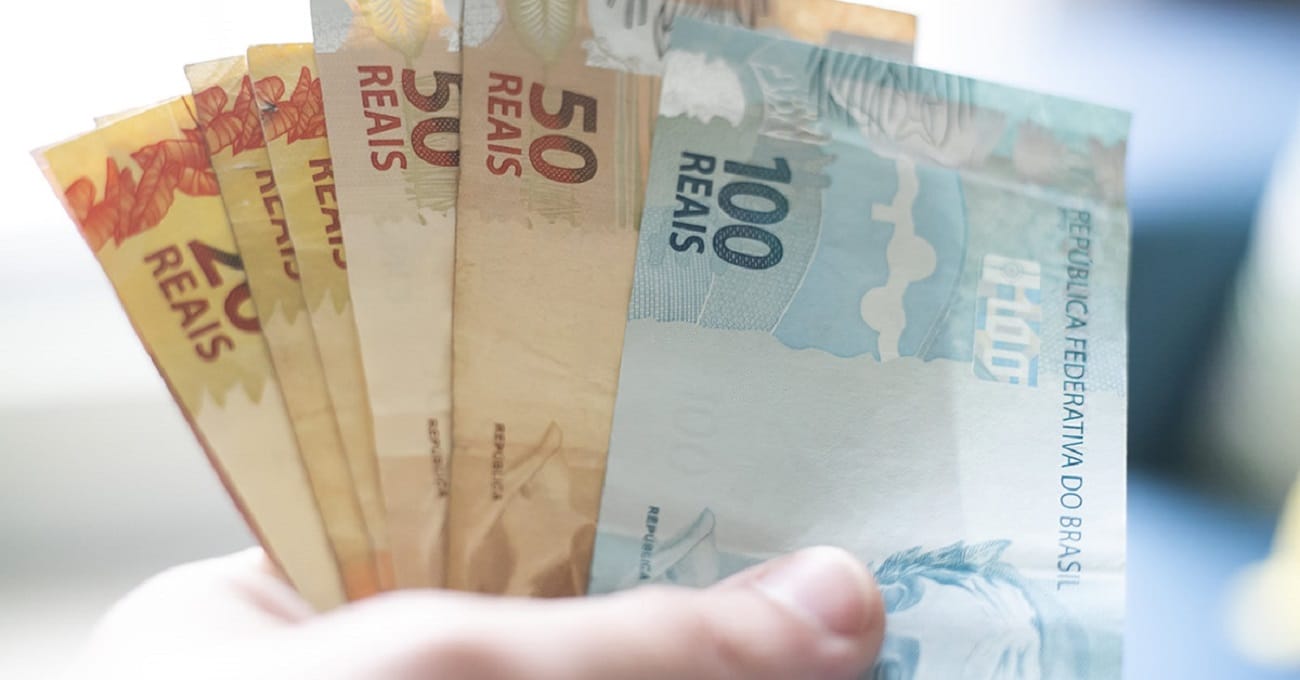 Crescimento do crédito surpreende em 2021, mas deve acomodar abaixo de 7% em 2022