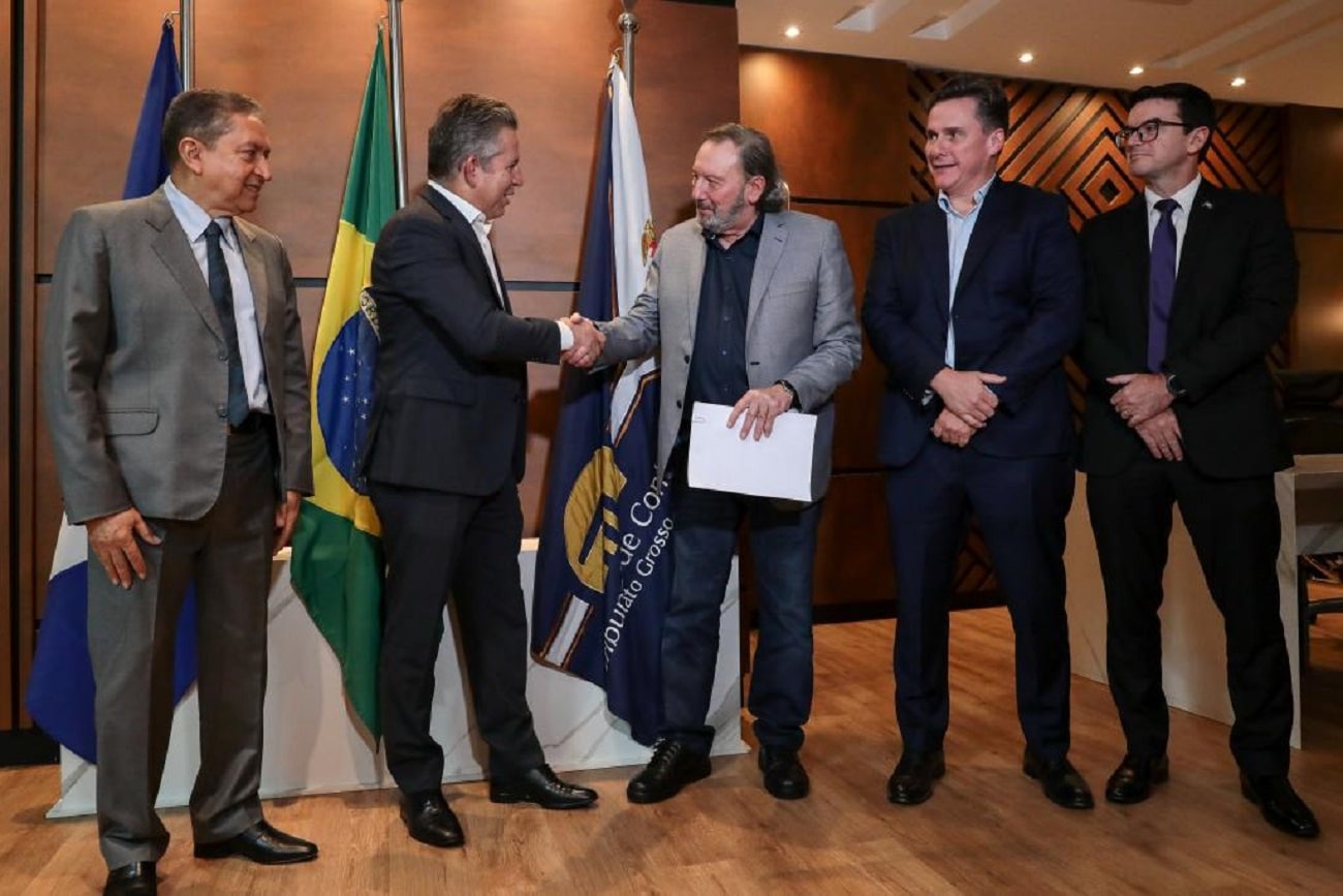 Governo de MT presta contas do exercício 2021 ao TCE/MT