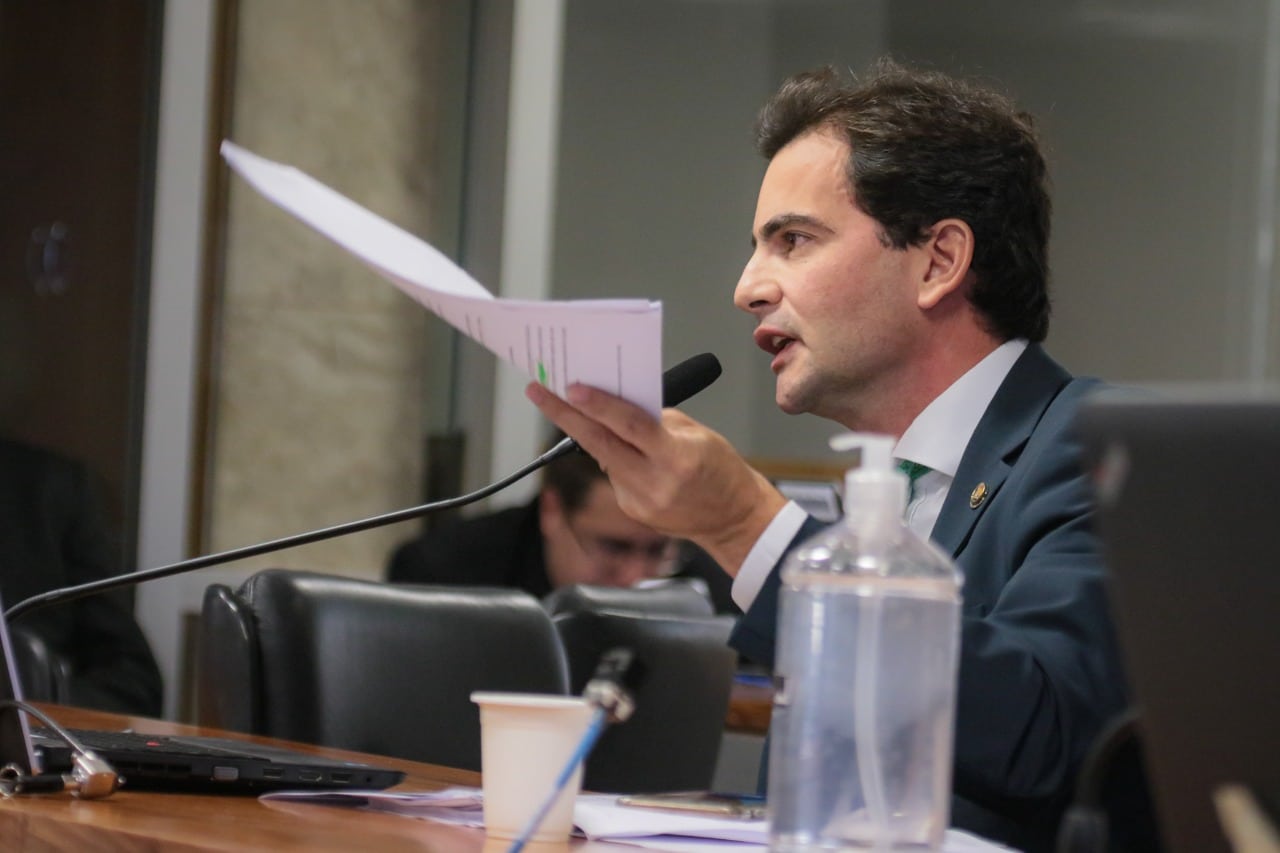 Senador mato-grossense convoca distribuidoras para debater redução do valor da conta de luz