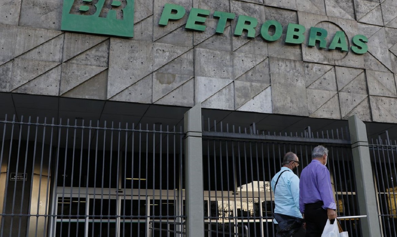 Petrobras anuncia nova redução e preço da gasolina pode cair R$ 0,15